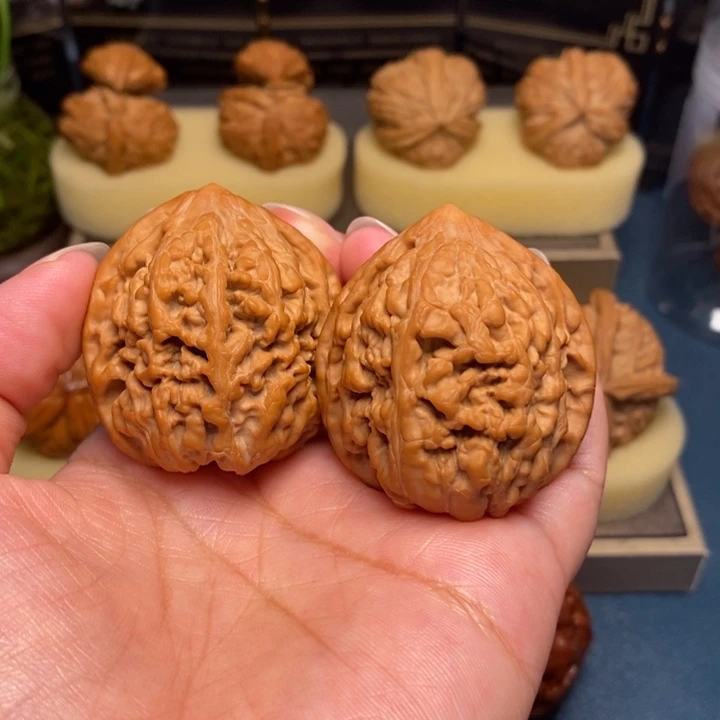 【闪购商品】文玩核桃把件凤凰台