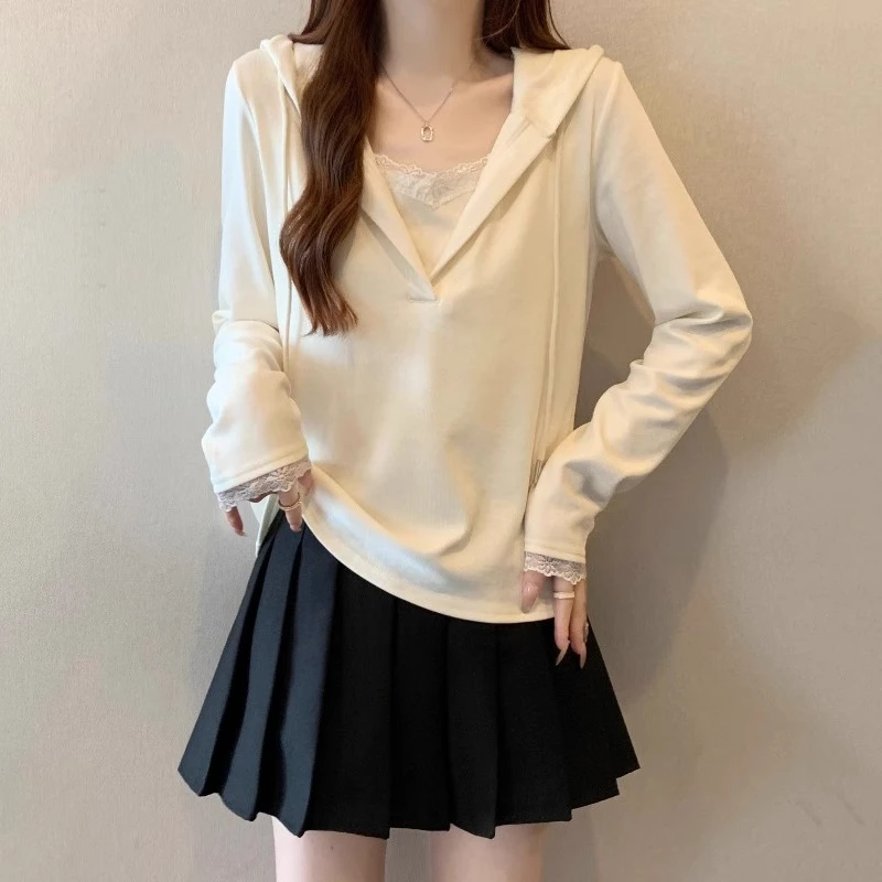 蕾丝拼接连帽正肩长袖T恤女2025春微胖mm今年流行小衫假两件上衣
