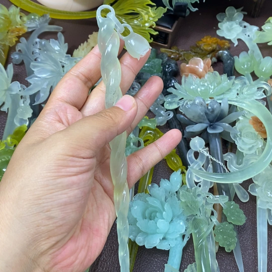 闭***嘴蛇纹石玉未镶嵌发饰