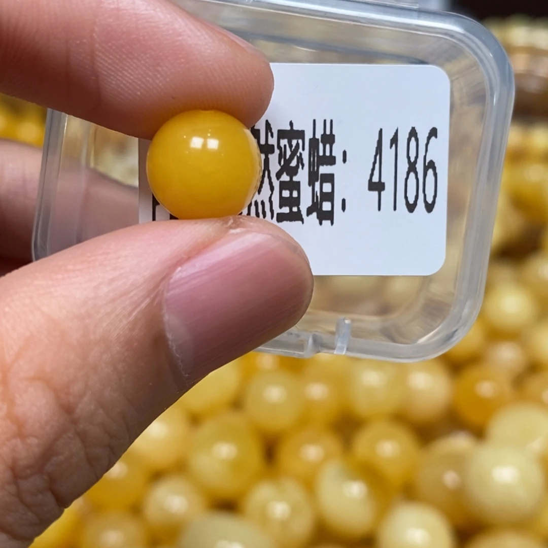 蜜蜡未镶嵌珠宝奇石4186