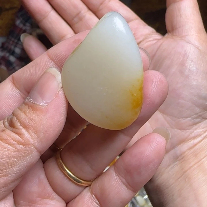 和田玉颈饰未镶嵌33.6克