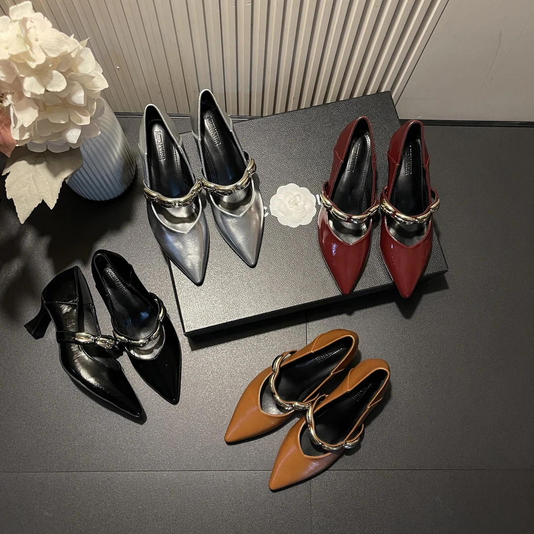 【现现】新款早秋亮片装饰带浅口全包舒适百搭猫跟爆款尖头高跟鞋