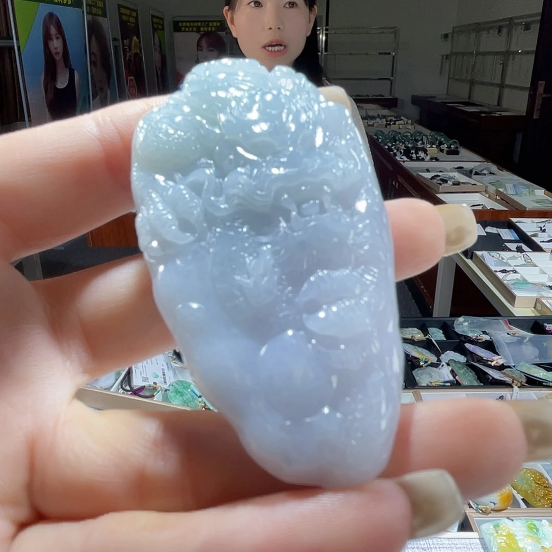 翡翠未镶嵌颈饰一