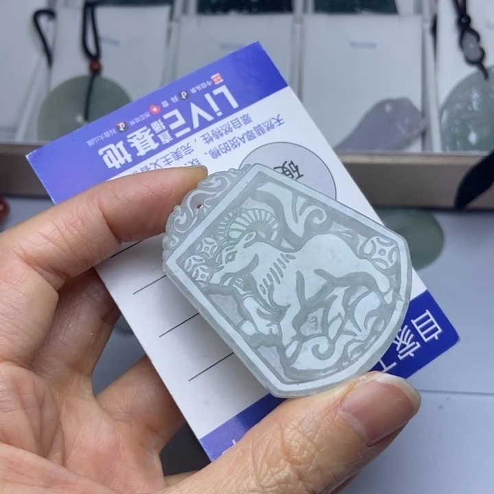 翡翠把件未镶嵌翡翠