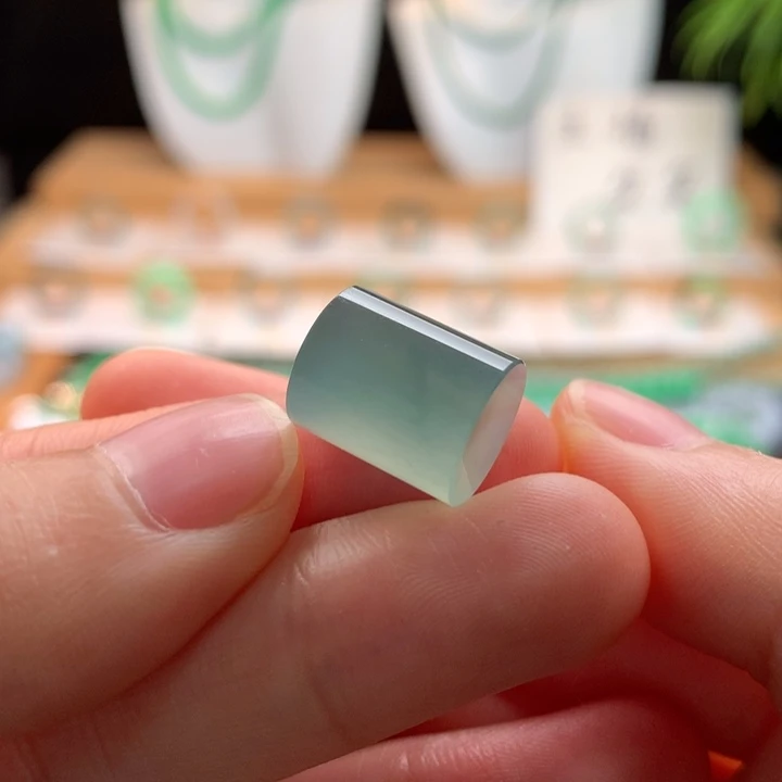 翡翠未镶嵌颈饰天然缅甸A货翡翠