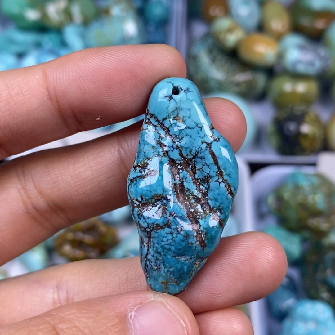 绿松石未镶嵌颈饰