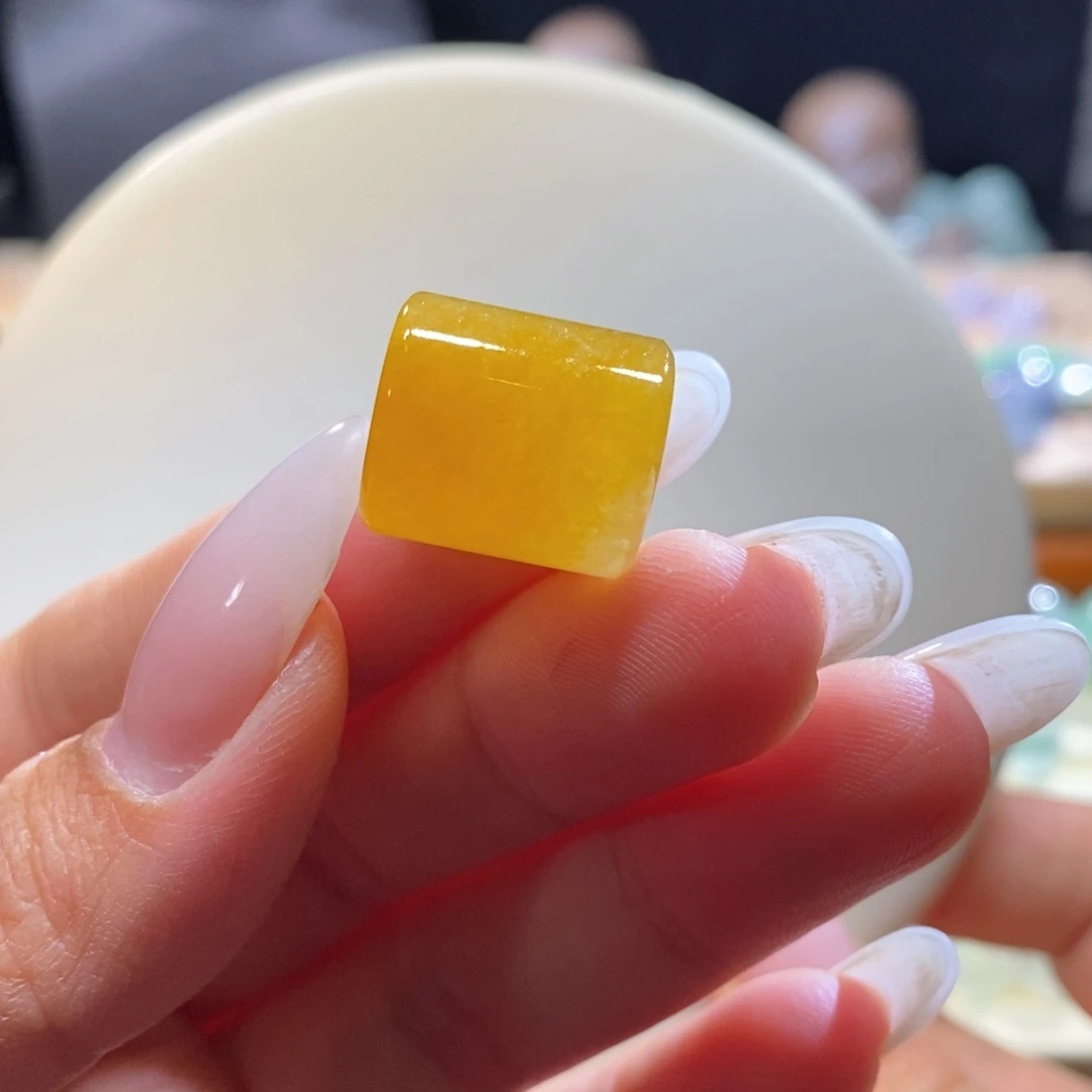 翡翠未镶嵌吊坠(不含链)翡翠浓黄翡桶珠