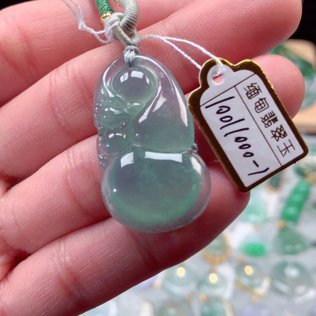 翡翠颈饰未镶嵌翡翠吊坠