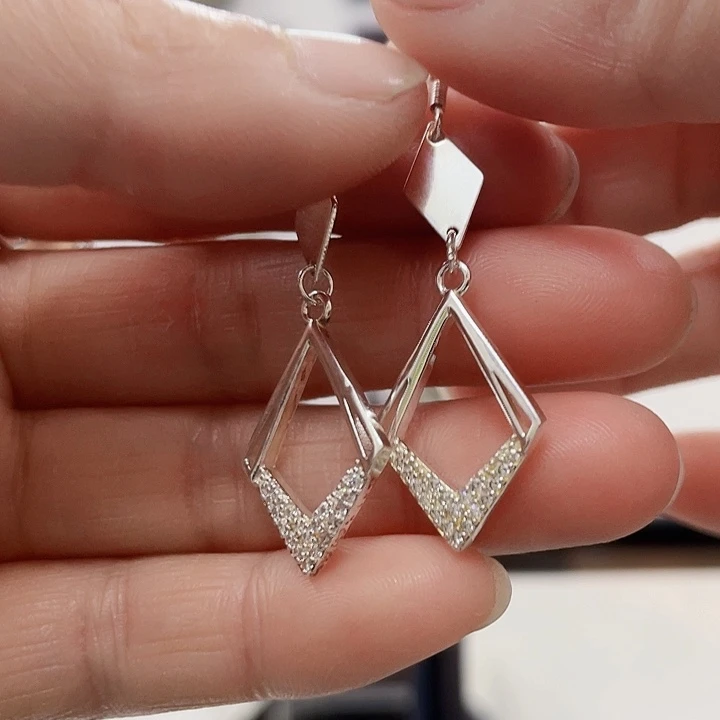 百***先足银足银时尚耳环