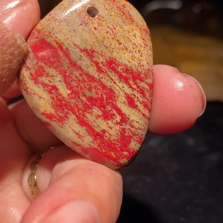 像****n昌化鸡血石品质佳挂件