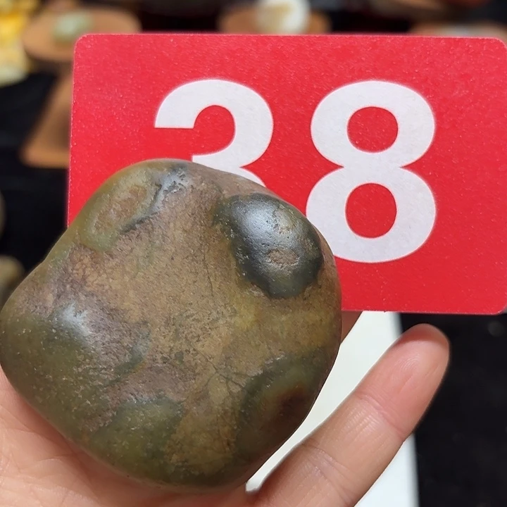 和田玉未镶嵌把件