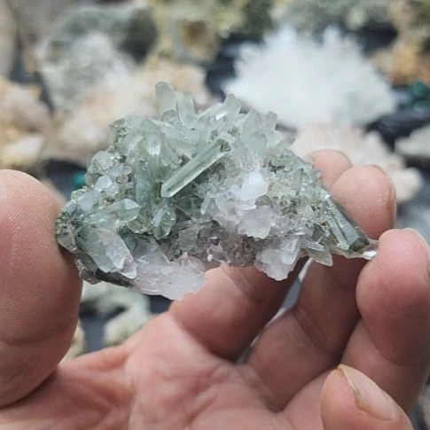 未镶嵌水晶摆件川藏绿幽灵