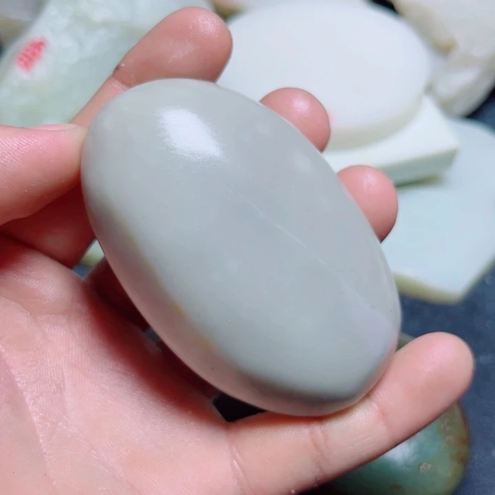 和田玉（糖玉）未镶嵌珠宝奇石