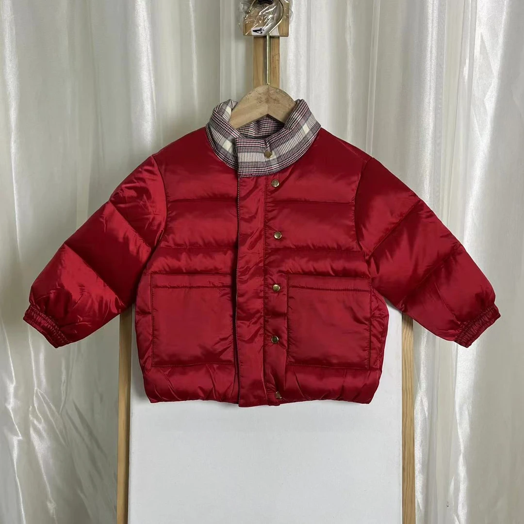 579红色羽绒服r711