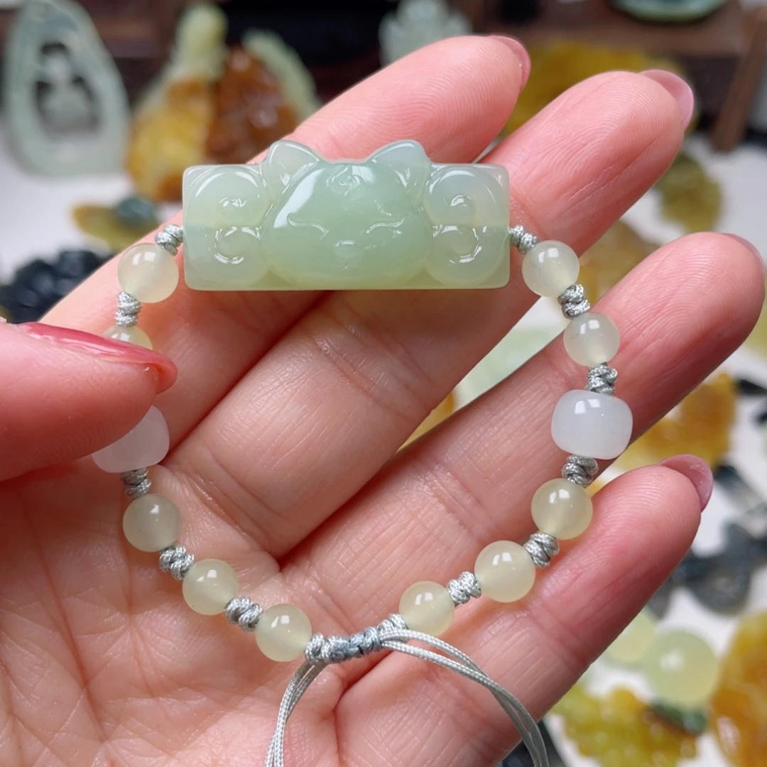 蛇纹石玉颈饰未镶嵌