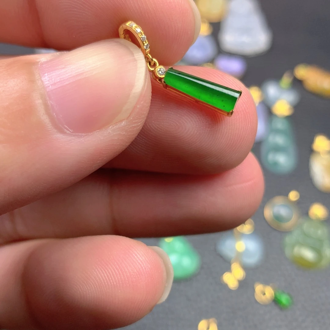 【闪购商品】颈饰18K金镶嵌翡翠译*翡翠