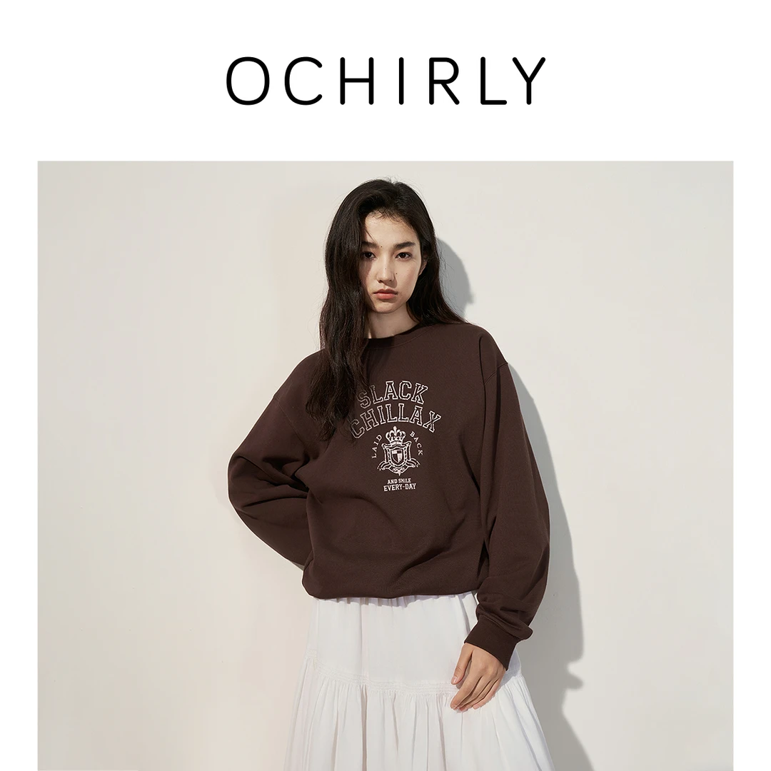 OCHIRLY欧时力 100%新疆棉徽章印花卫衣女长袖T恤2025秋季新品