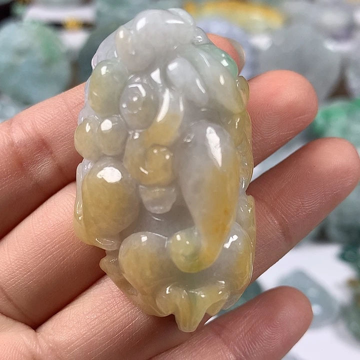 翡翠未镶嵌颈饰大貔貅福利卡厚24+