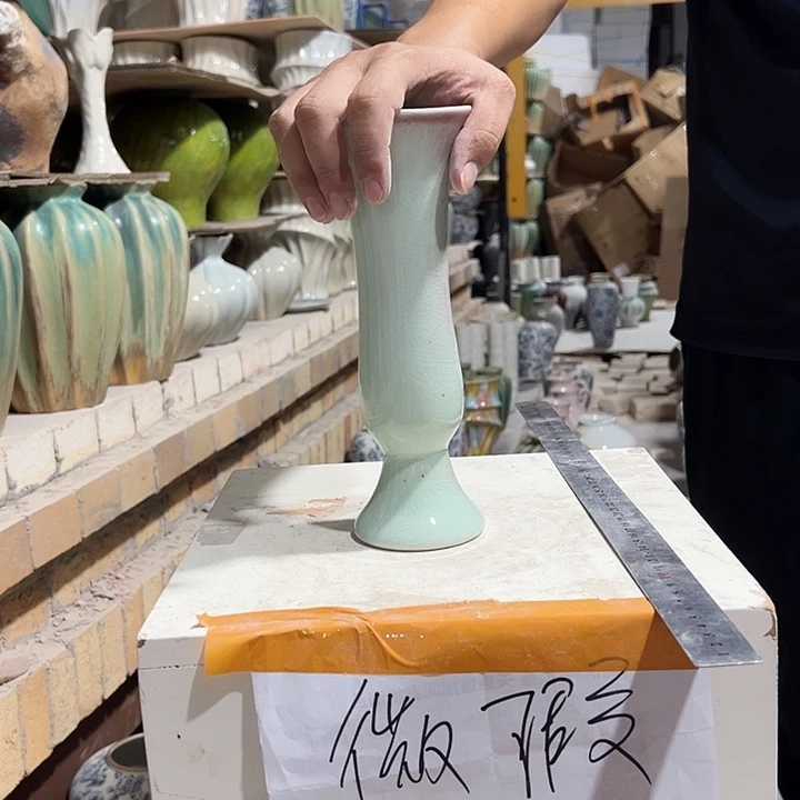 景德镇陶瓷花瓶微瑕介意勿拍