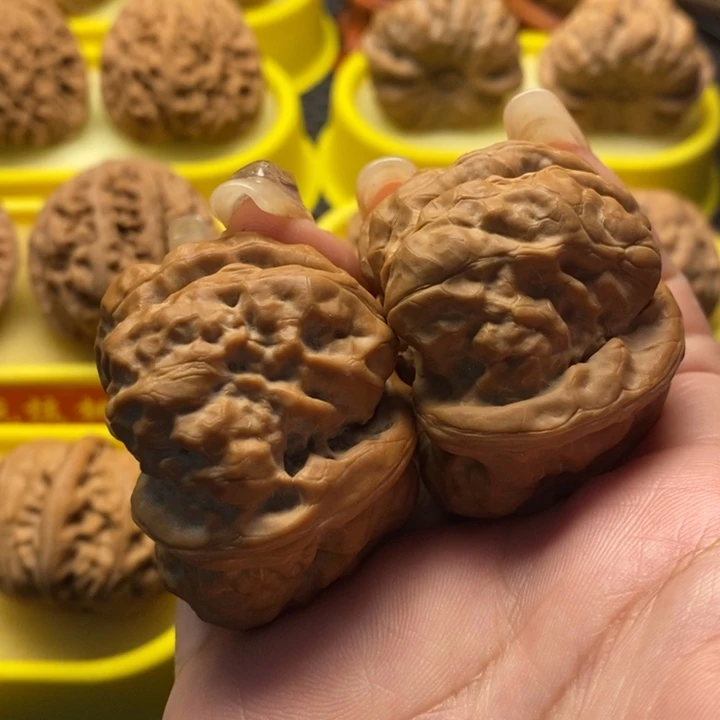 吊坠桃核那***事