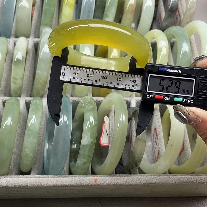 蛇纹石玉未镶嵌手镯85