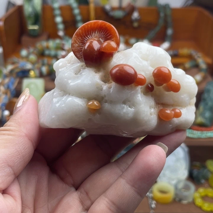 蛇纹石玉未镶嵌吊坠