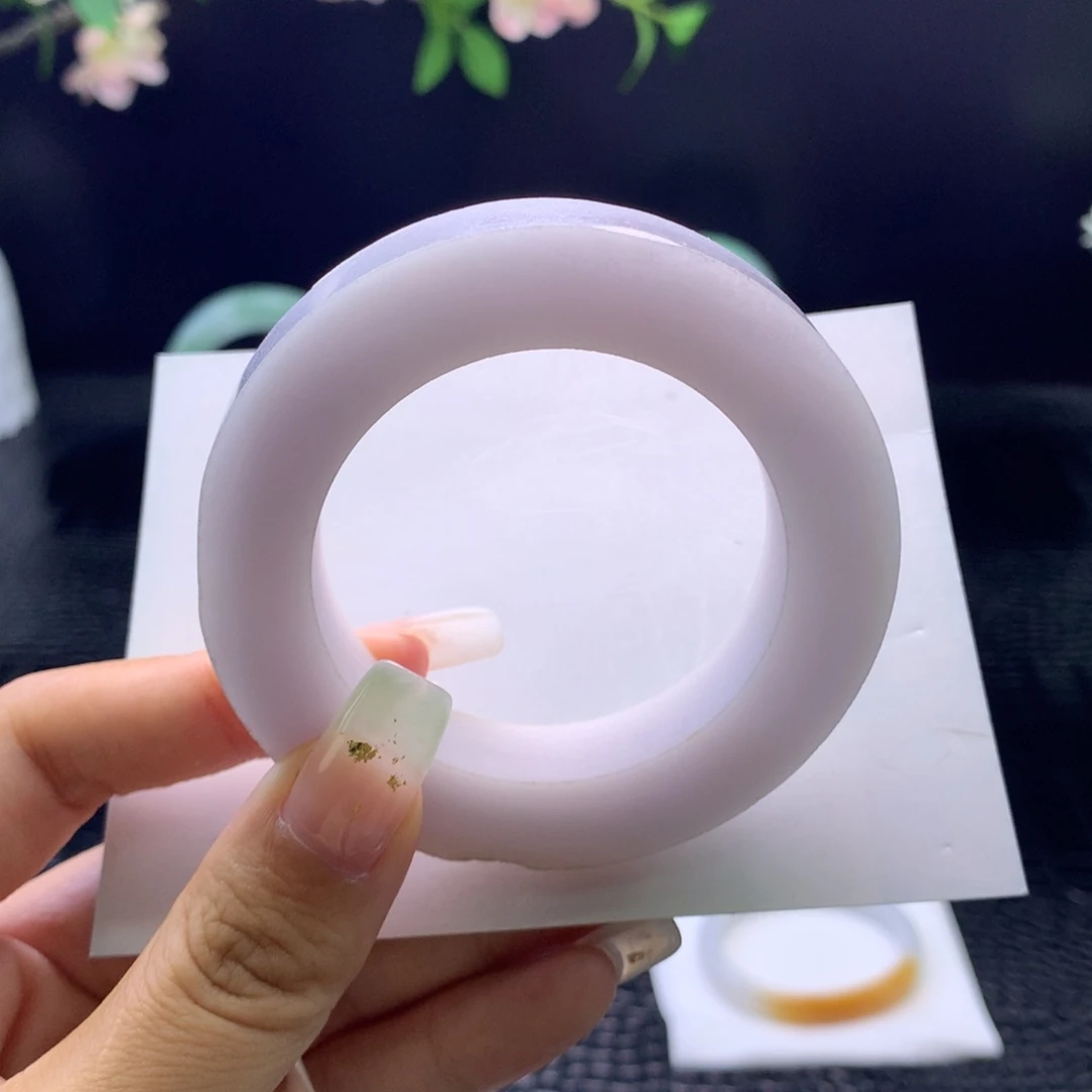 定制翡翠未镶嵌手镯