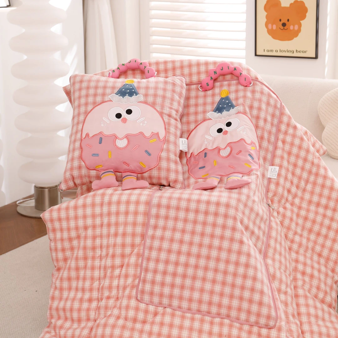 新【全棉水洗棉曲奇手提】四季两用夏被车载二合一折叠多功能抱枕被