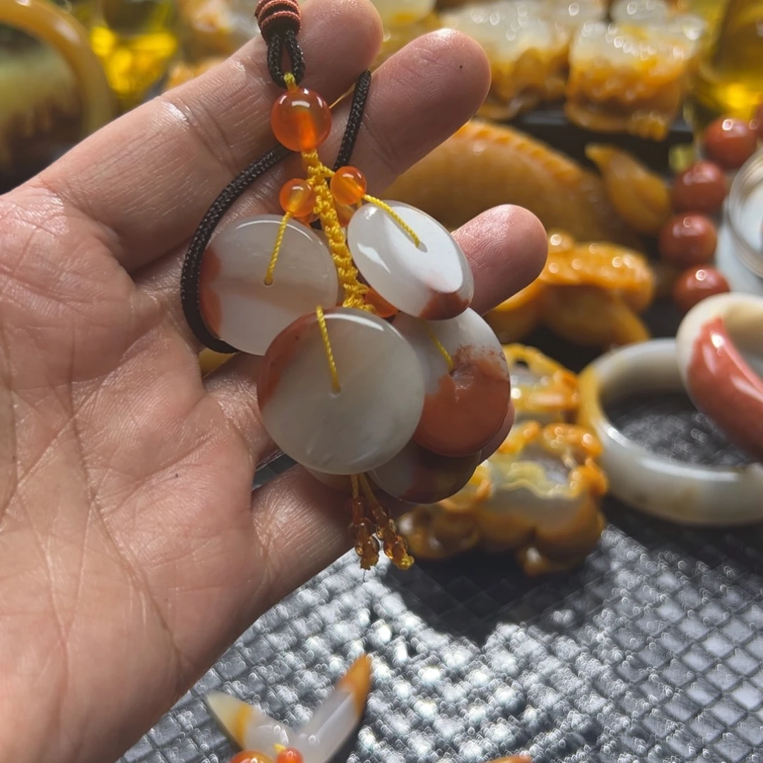 石英质玉未镶嵌颈饰