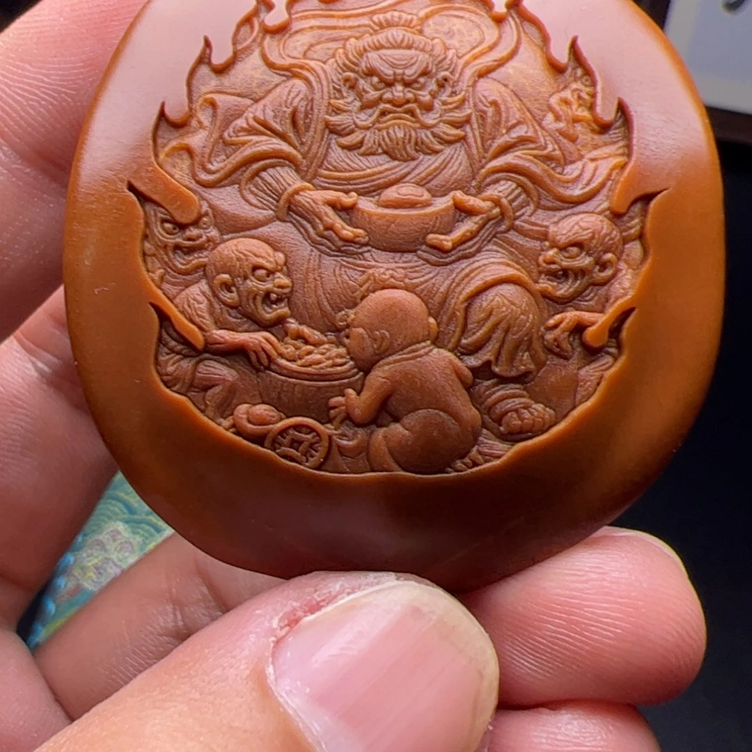 吊坠猴头核桃雨天