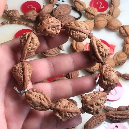 文玩核桃吊坠小雷