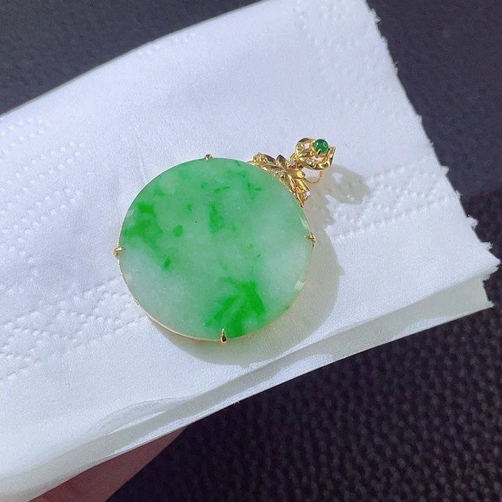 翡翠颈饰18K金镶嵌翡翠