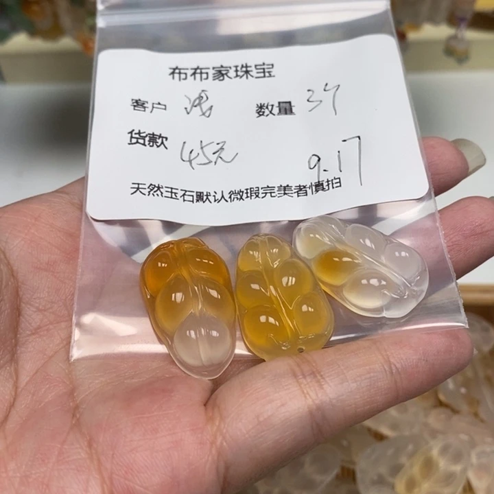 浅***安未镶嵌颈饰玛瑙/玉髓