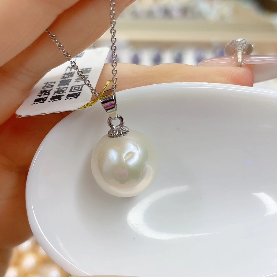 淡水珍珠18K金镶嵌吊坠(赠链)