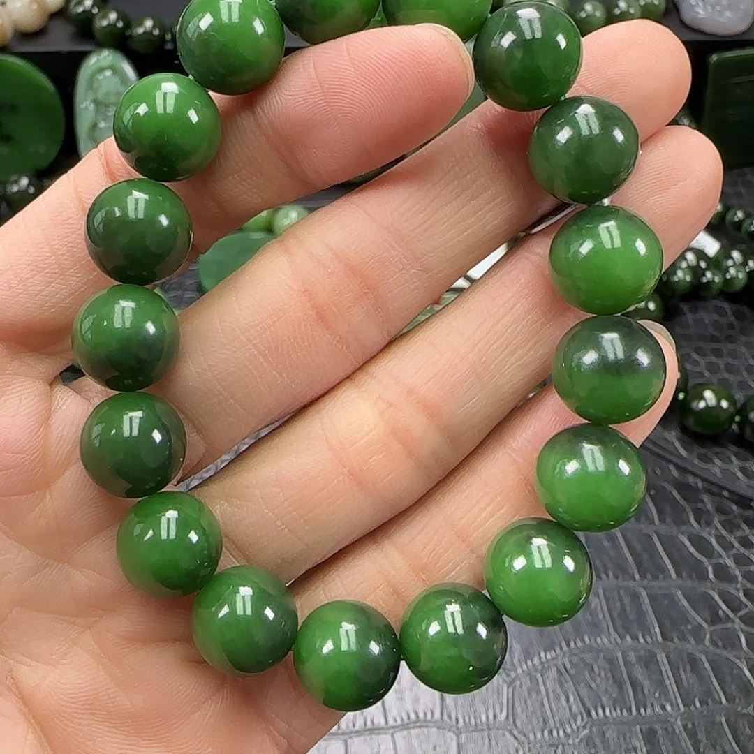 和田玉（碧玉）未镶嵌珠宝奇石