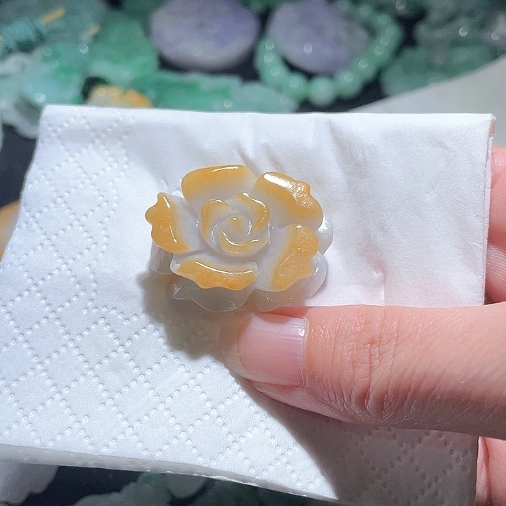 颈饰未镶嵌翡翠天