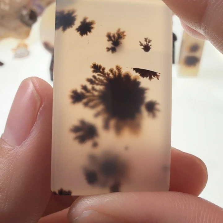 玛瑙/玉髓未镶嵌珠宝半成品