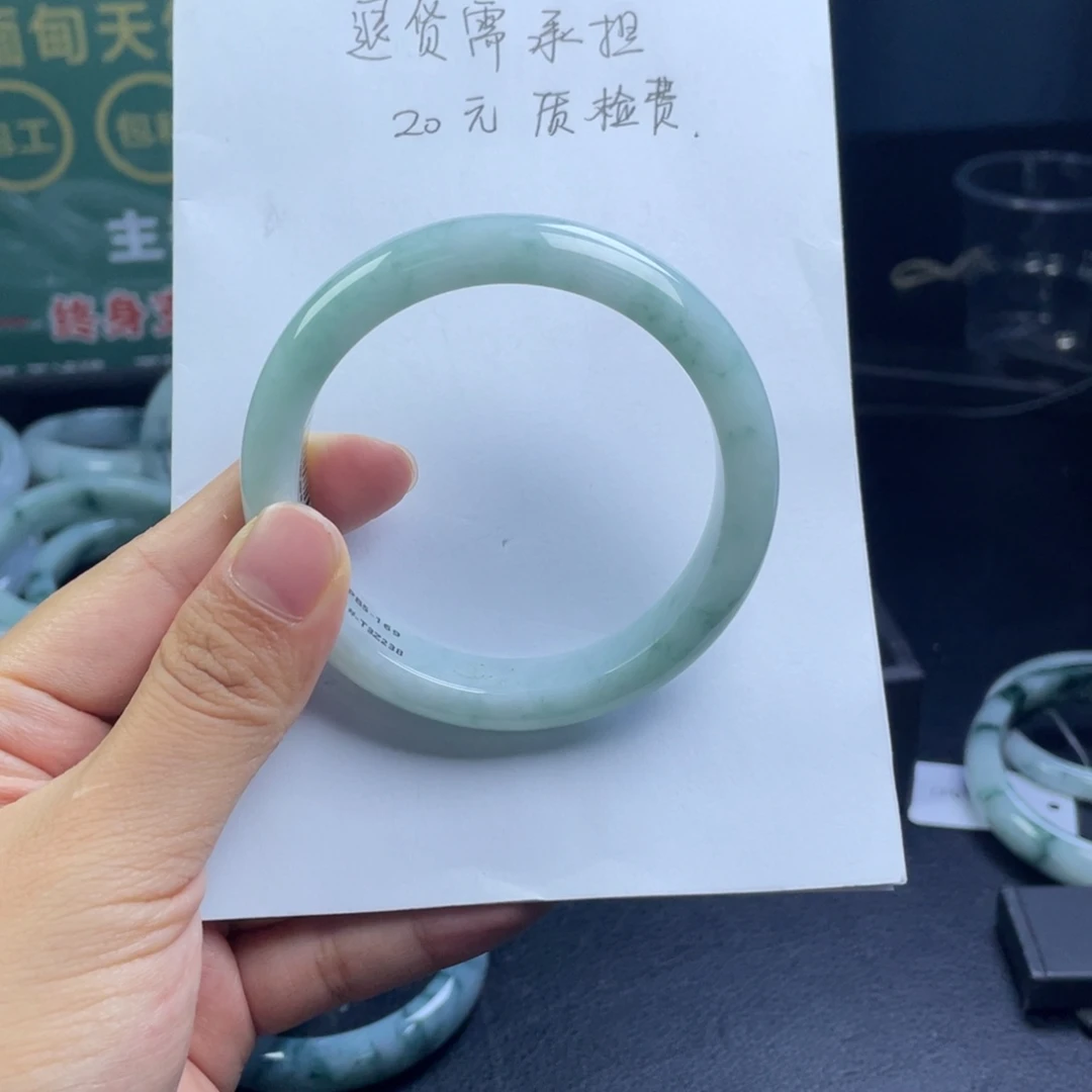 翡翠未镶嵌手镯翡翠手镯