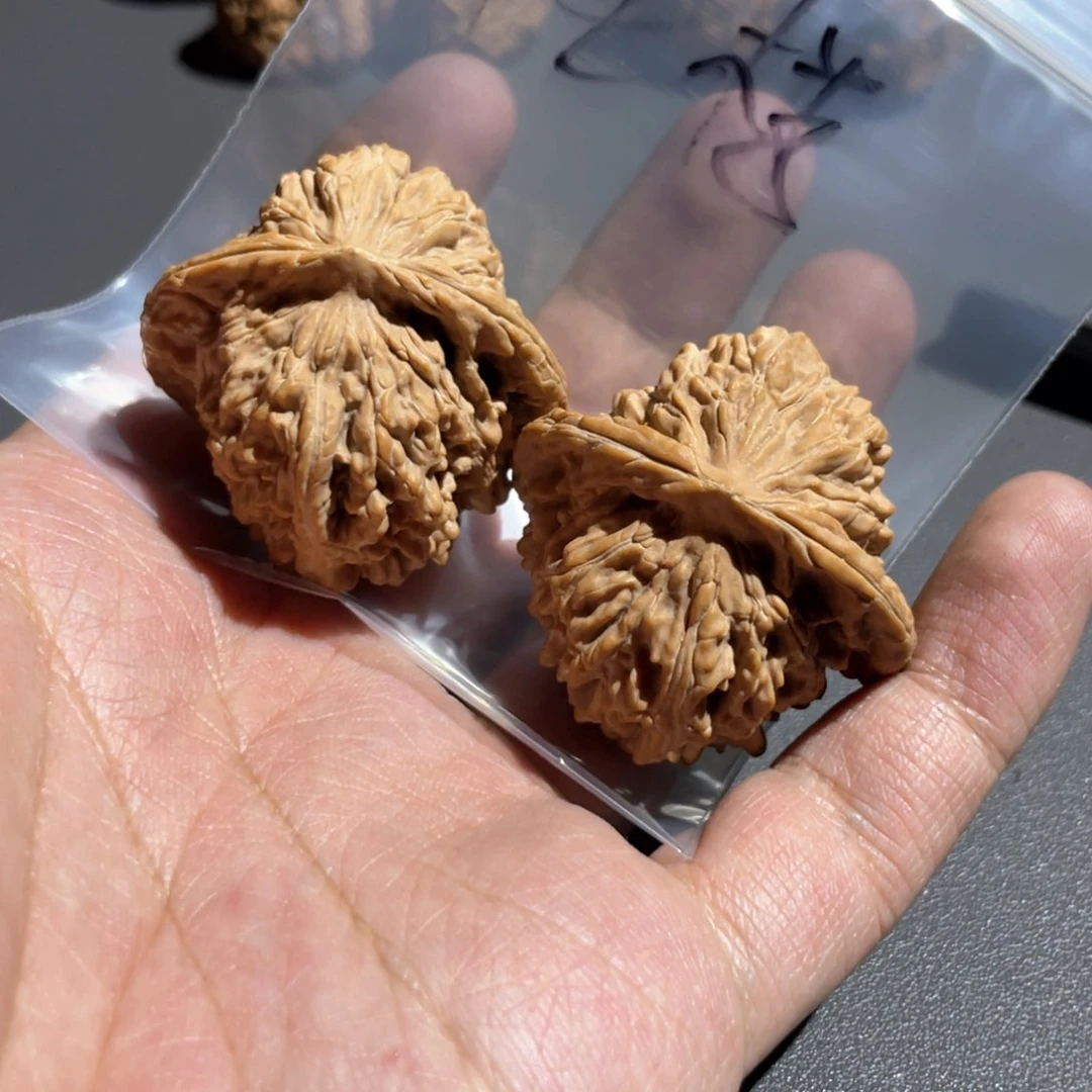 文玩核桃吊坠c*j四座楼