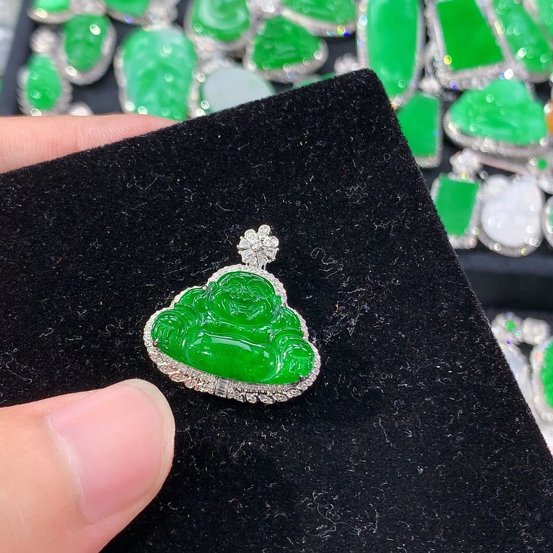 翡翠18K金镶嵌颈饰