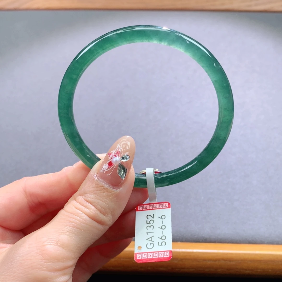 翡翠手镯未镶嵌天然翡翠手镯叮当镯