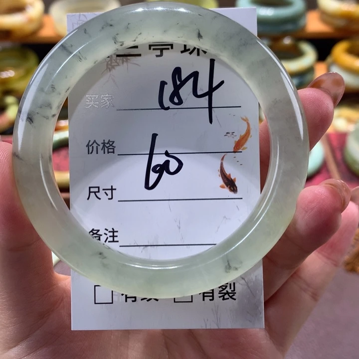 未镶嵌蛇纹石玉手镯是***呀