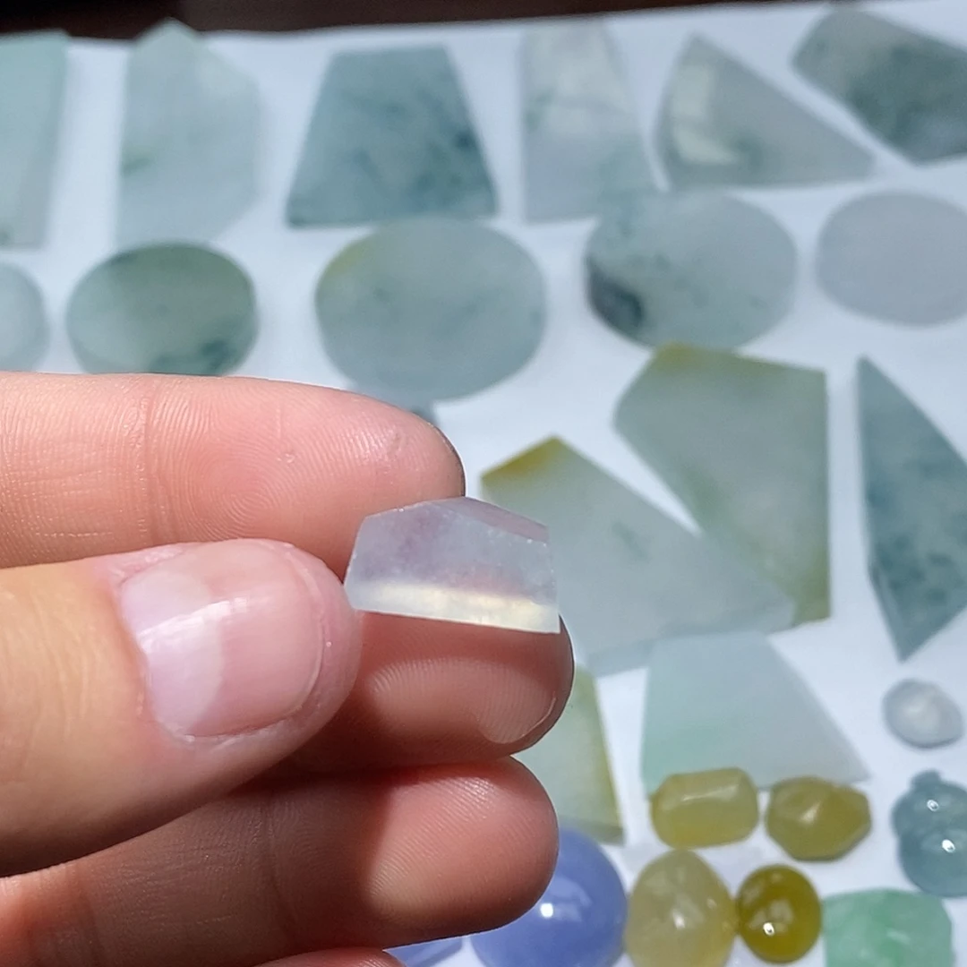 翡翠未镶嵌颈饰6544
