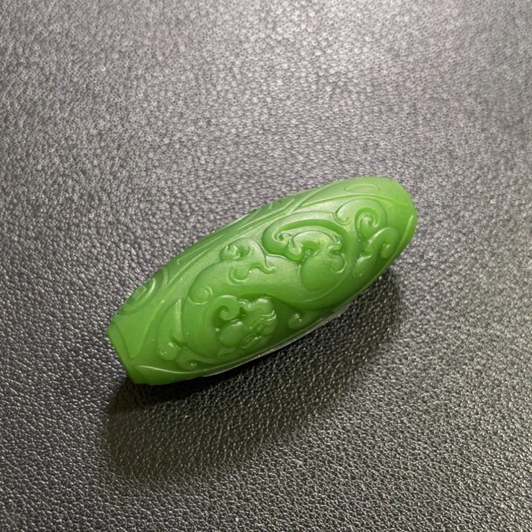 颈饰未镶嵌和田玉（碧玉）阳绿勒子