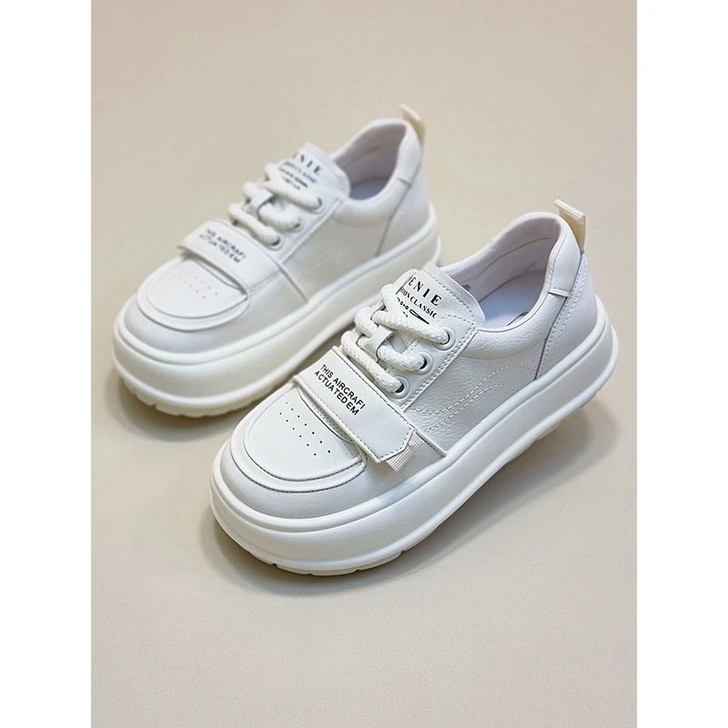 百搭厚底小白鞋女春季新款运动透气休闲平底板鞋百搭轻便松糕鞋女