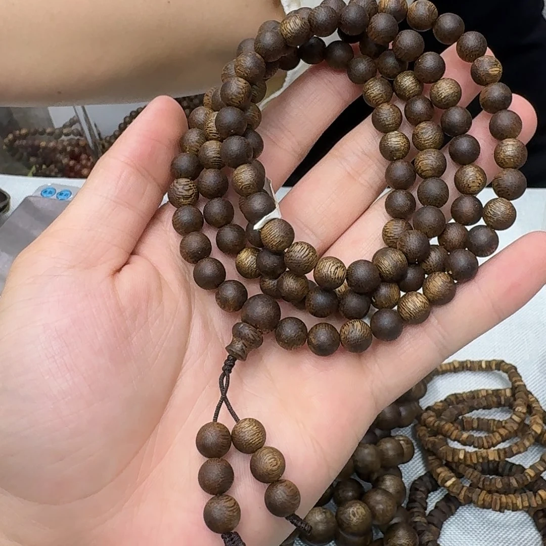 沉香碎屑沉香白棋老料多圈 8-27 克多样性发一