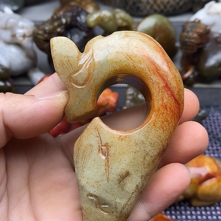 未镶嵌蛇纹石玉颈饰