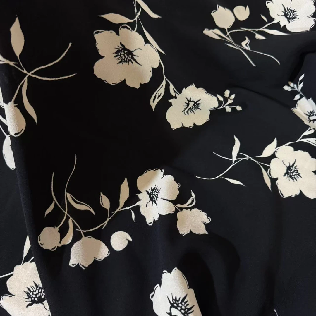 弹力CEY冰丝布料 黑底白色大花 可做夏季连衣裙 寸衣面料