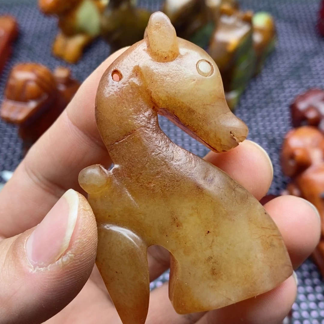 蛇纹石玉颈饰未镶嵌