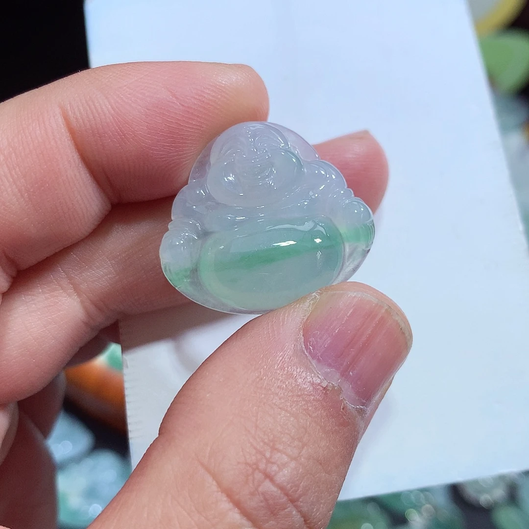 翡翠未镶嵌颈饰佛公